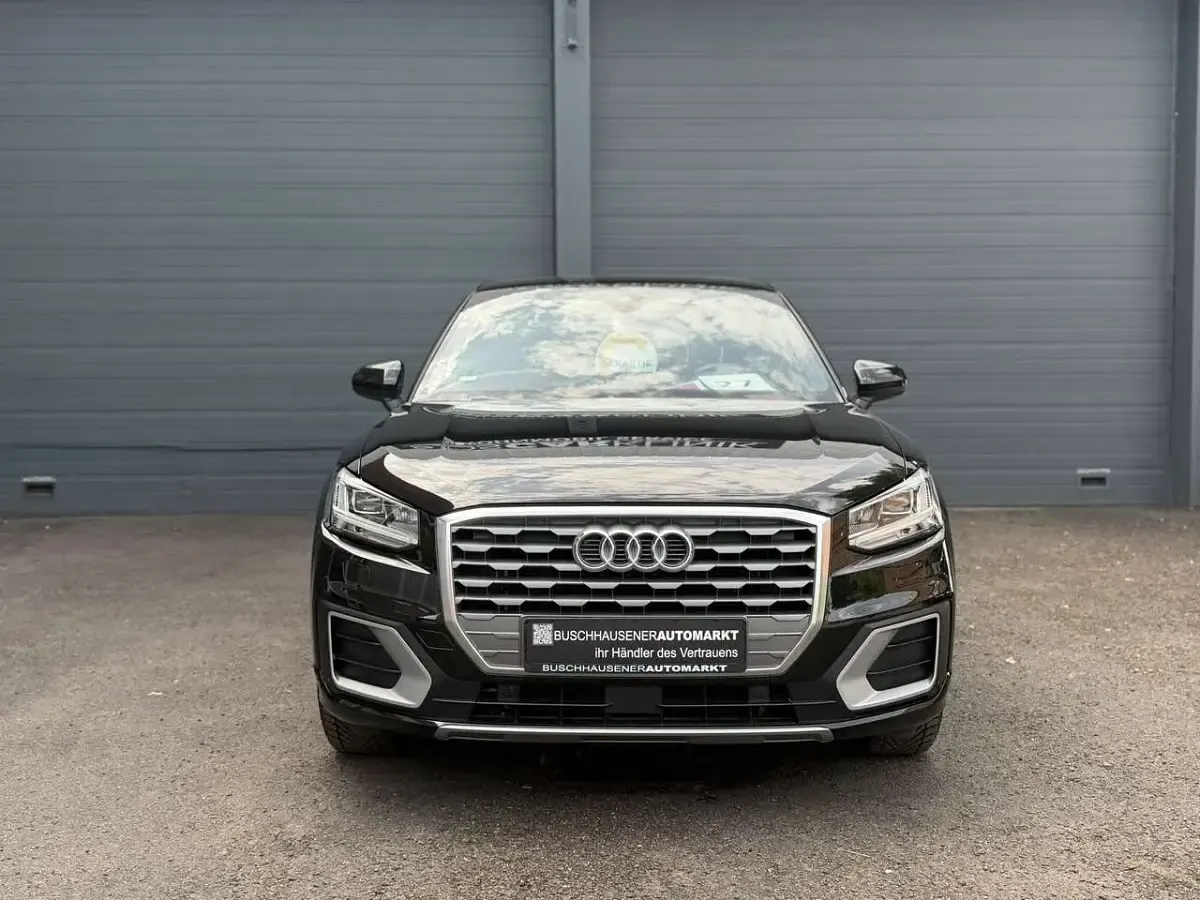 Gebraucht Audi Q2 Sport 150 PS (110 kW) 2020 Mythosschwarz metallic SUV