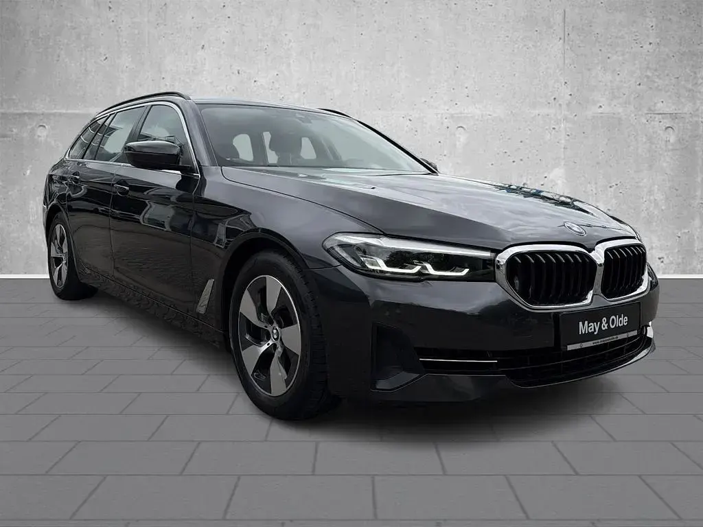 Gebraucht BMW 520 190 PS (139 kW) 2022 Grau Kombi