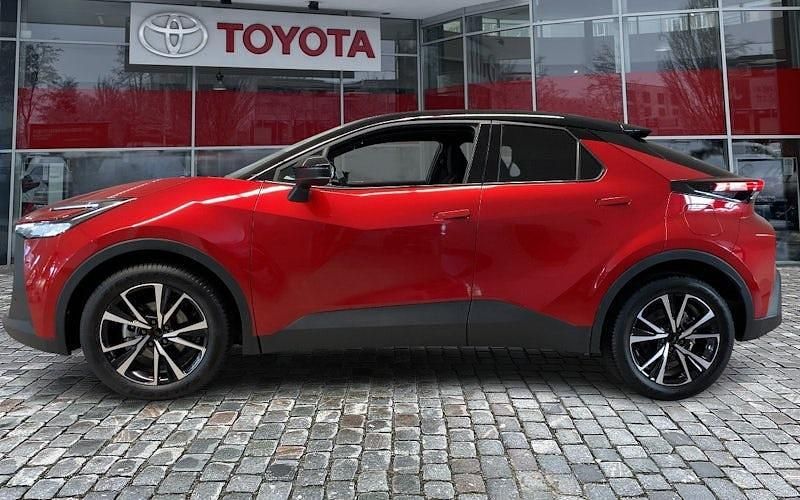 Neu Toyota C-HR 197 PS (144 kW) 2025 Karminarot metallic / dach SUV