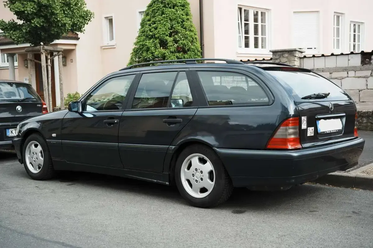 Gebraucht Mercedes C200 136 PS (100 kW) 1998 Blau Kombi