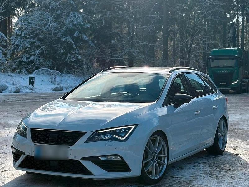 Gebraucht Seat Leon 4Drive 300 PS (220 kW) 2019 Weiß Kombi