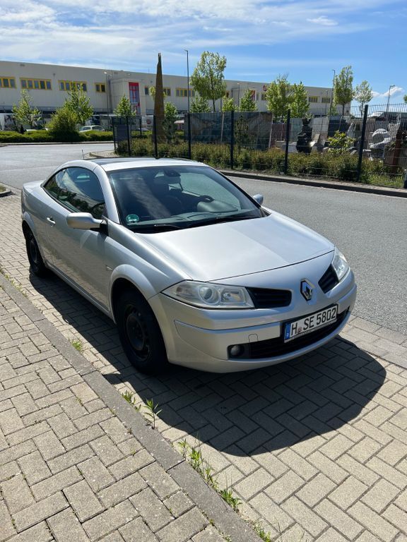 Silber Gebraucht 2008 Renault Mégane Cabriolet Avantage Cabrio | 1.200 € (Superpreis) - Bild 1/4