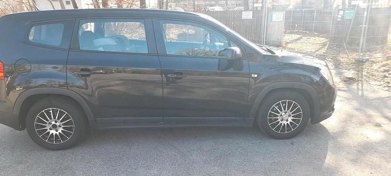Gebraucht Chevrolet Orlando 120 PS (88 kW) 2012 Schwarz Van / Kleinbus