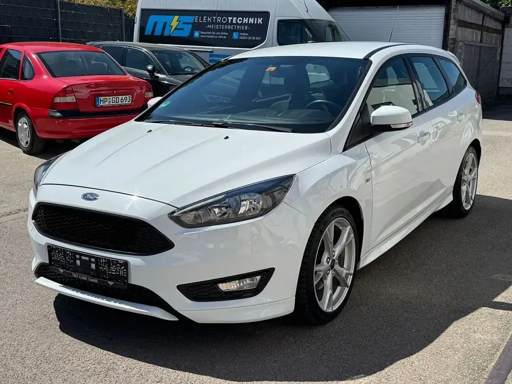 Gebraucht Ford Focus ST-Line 182 PS (133 kW) 2017 Weiß Limousine