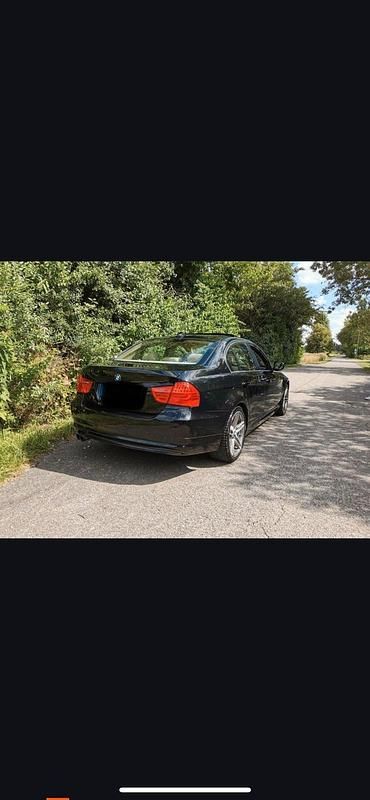 Gebraucht BMW 325 218 PS (160 kW) 2008 Schwarz Limousine