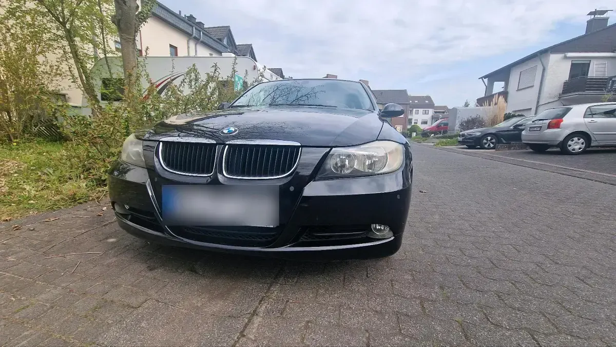 Gebraucht BMW 320 150 PS (110 kW) 2006 Schwarz Limousine