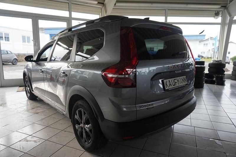Gebraucht Dacia Jogger Extreme 140 PS (102 kW) 2025 Dolomitgrau Van / Kleinbus