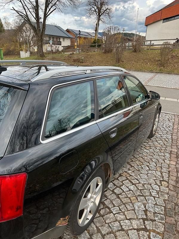 Gebraucht Audi A4 131 PS (96 kW) 2002 Schwarz Kombi