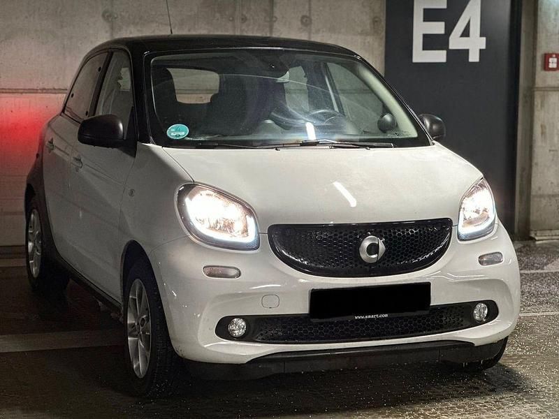 Gebraucht Smart ForFour Basis 71 PS (52 kW) 2018 Schwarz Kleinwagen
