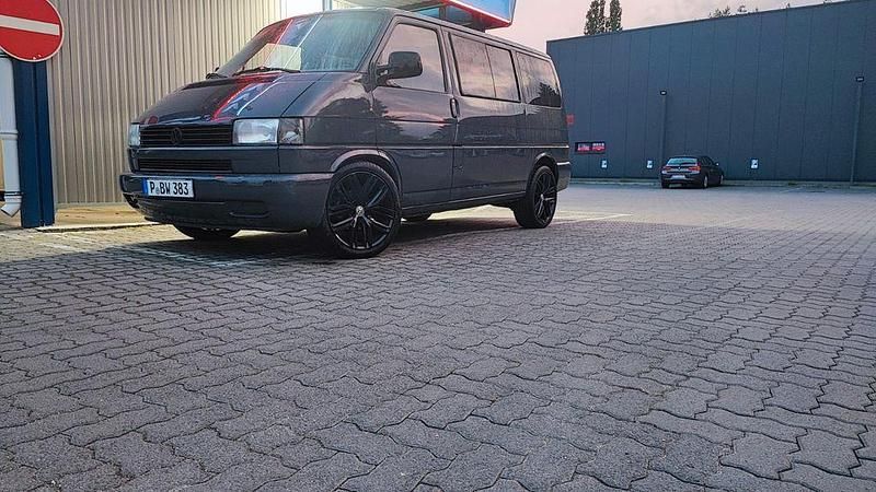 Gebraucht VW T4 102 PS (75 kW) 1999 Schwarz Van