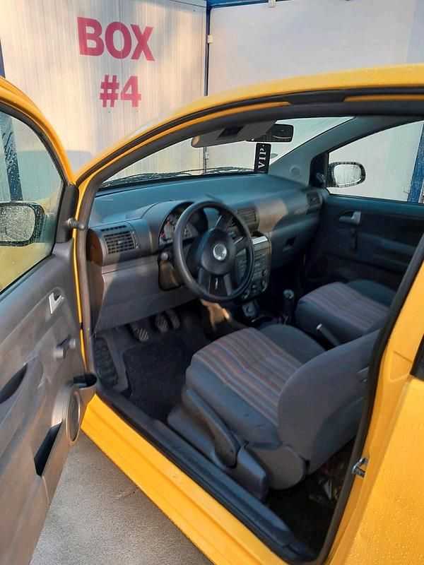 Gebraucht VW Fox 75 PS (55 kW) 2005 Gelb Kleinwagen