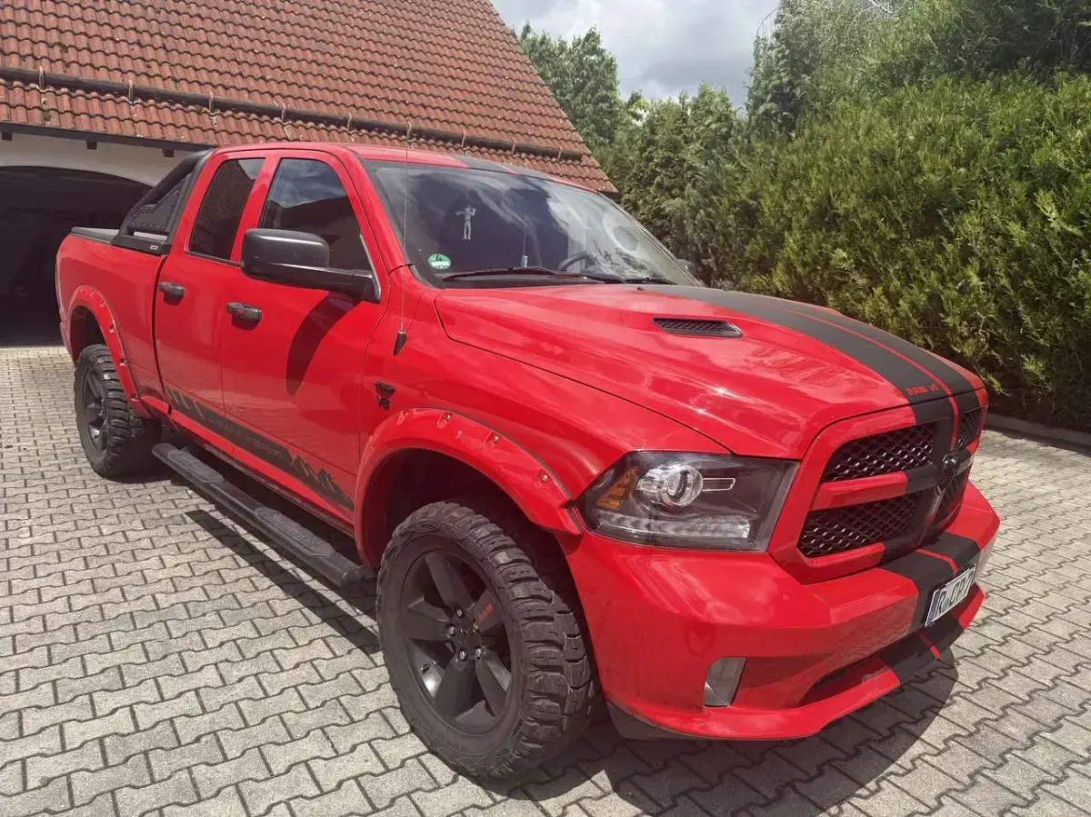 Gebraucht RAM 1500 401 PS (294 kW) 2019 Rot Pickup