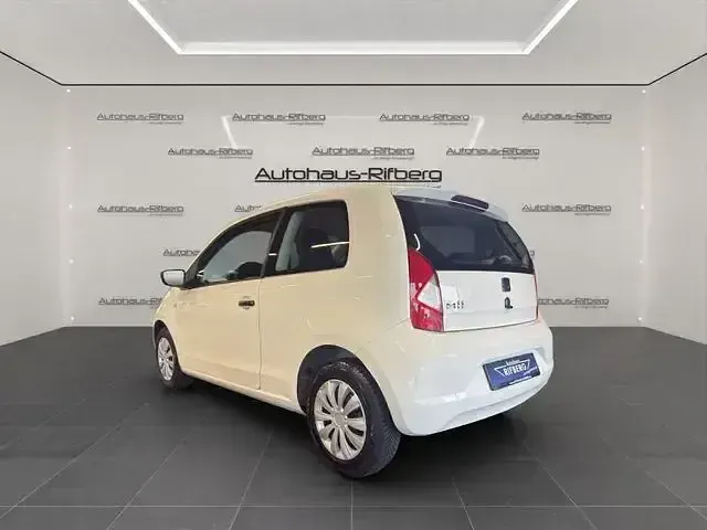 Używany Seat Mii Reference 60 KM (44 kW) 2018 Biały Hatchback