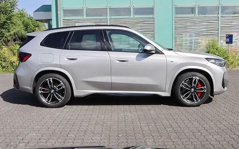 Gebraucht BMW iX1 Luxury Line 230 kW (313 PS) 2024 Grau SUV
