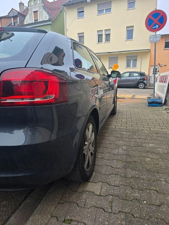 Gebraucht Audi A3 Attraction 102 PS (75 kW) 2010 Grau Limousine