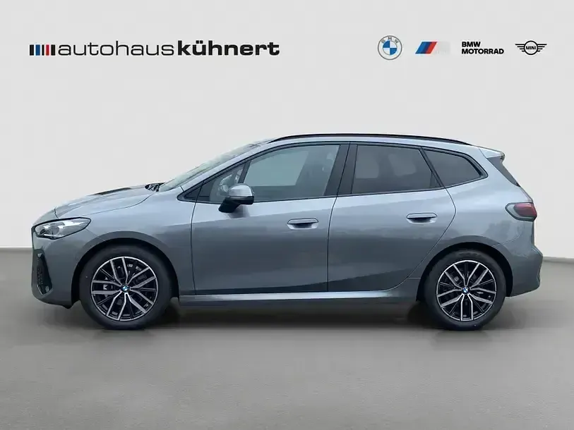 Gebraucht BMW 220 Active Tourer M Sport 156 PS (114 kW) 2026 Grau Van / Kleinbus