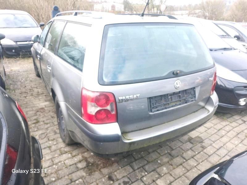 Gebraucht VW Passat 131 PS (96 kW) 2004 Silber Kombi