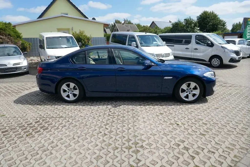 Gebraucht BMW 525 204 PS (150 kW) 2010 Blau Limousine