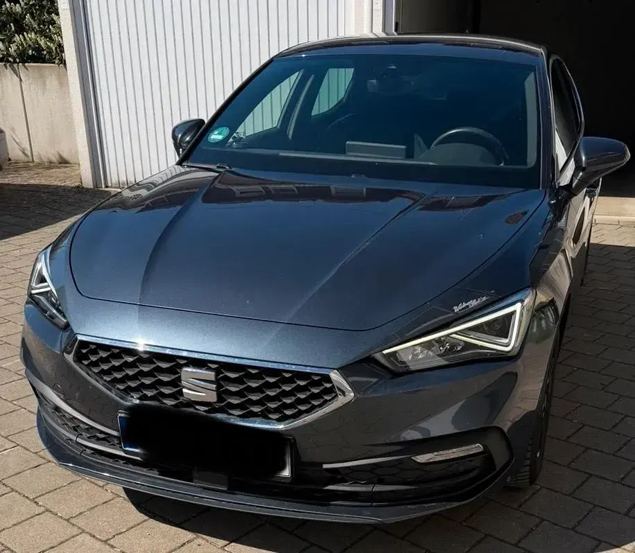 Gebraucht Seat Leon 150 PS (110 kW) 2021 Grau Limousine