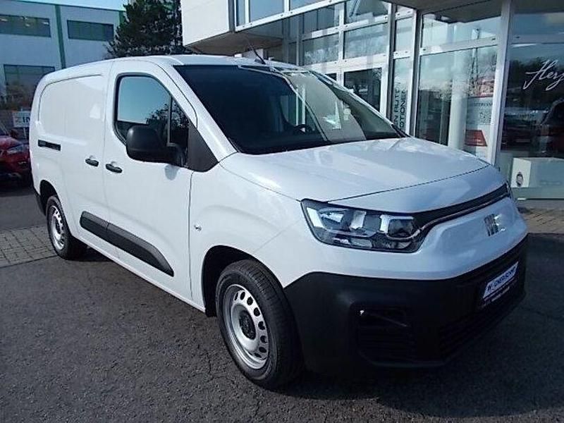 Gelato weiß Gebraucht 2023 Fiat Doblò Van / Kleinbus | 25.390 € - Bild 1/4