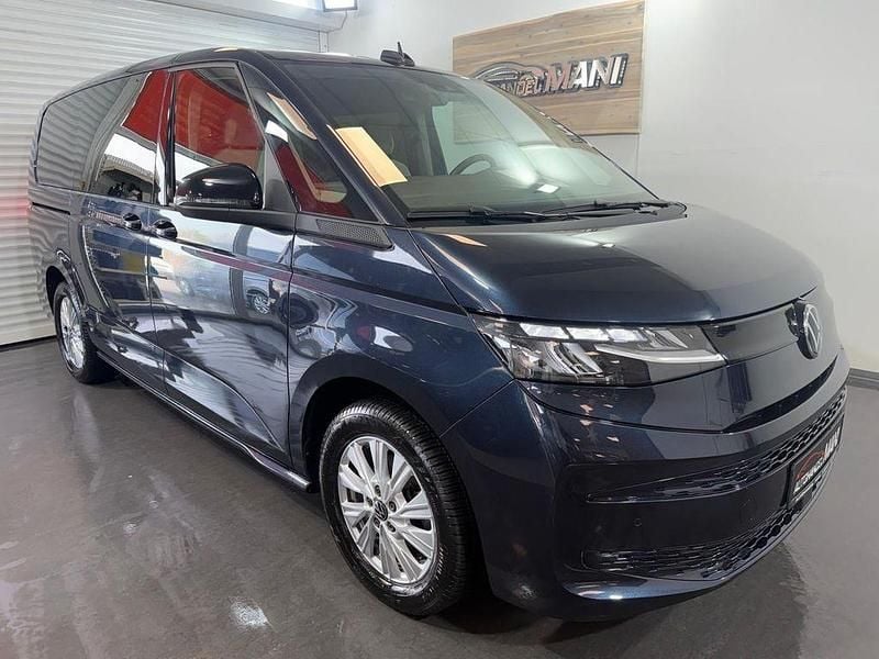 Second-hand VW Multivan Basis 150 CP (110 kW) 2024 Albastru Monovolum