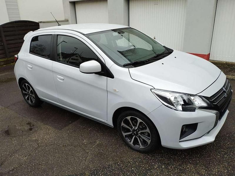 Gebraucht Mitsubishi Space Star Top 80 PS (58 kW) 2020 Weiß Limousine