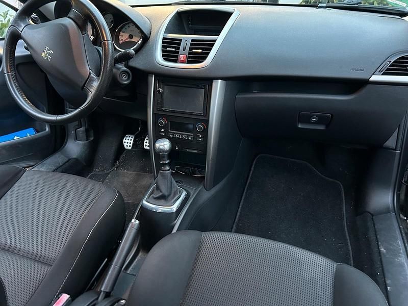 Gebraucht Peugeot 207 CC 156 PS (114 kW) 2011 Grau Cabrio