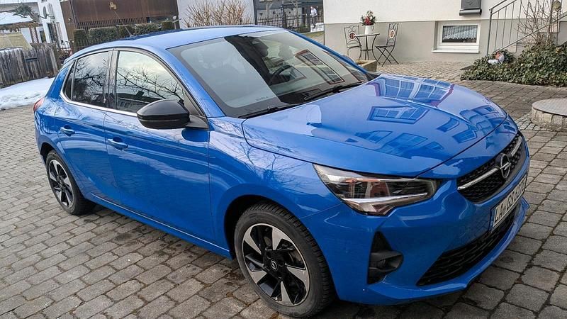Blau Gebraucht 2022 Opel Corsa-e Ultimate Kleinwagen | 11.950 € (Superpreis) - Bild 1/4