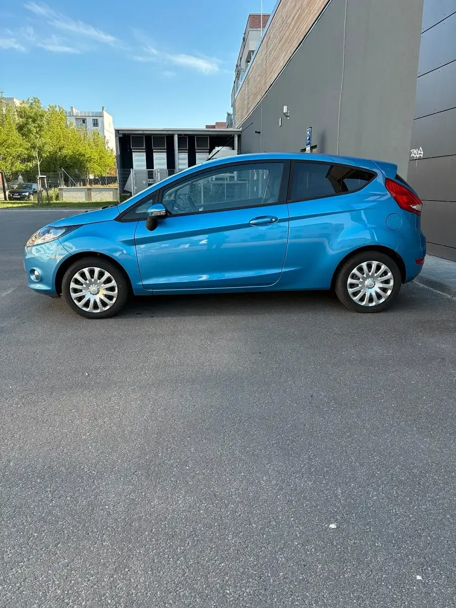 Gebraucht Ford Fiesta Trend 60 PS (44 kW) 2011 Blau Kleinwagen