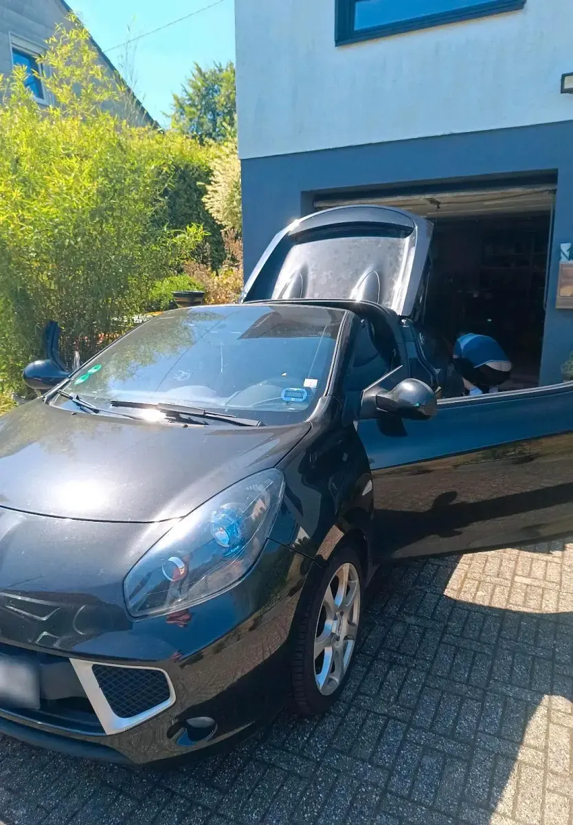 Gebraucht Renault Wind 105 PS (77 kW) 2011 Schwarz Cabrio