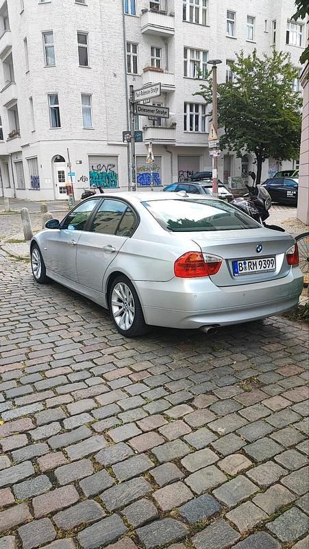 Grau Gebraucht 2007 BMW 320 Limousine | 2.950 € (Guter Preis) - Bild 1/4