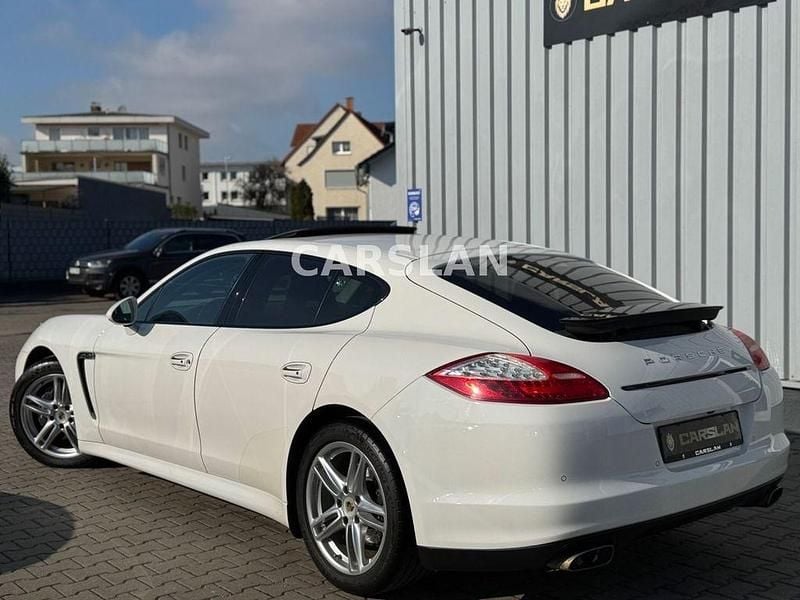 Gebraucht Porsche Panamera 250 PS (183 kW) 2011 Weiß Kleinwagen