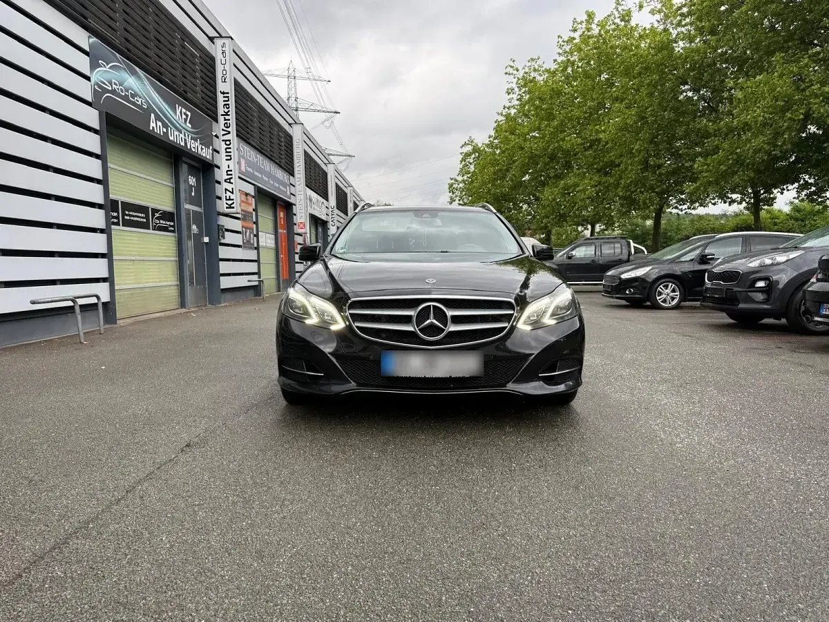 Gebraucht Mercedes E250 Avantgarde 204 PS (150 kW) 2015 Schwarz Kombi