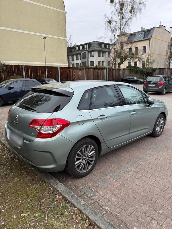 Gebraucht Citroën C4 122 PS (89 kW) 2011 Grün Limousine
