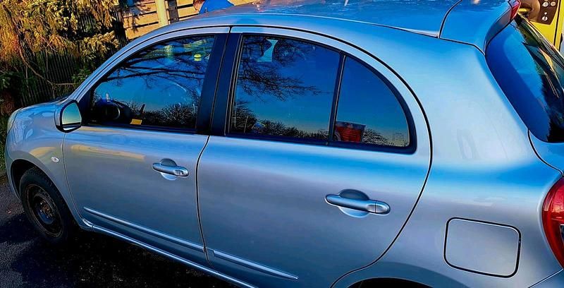 Gebraucht Nissan Micra 80 PS (58 kW) 2011 Silber Kleinwagen