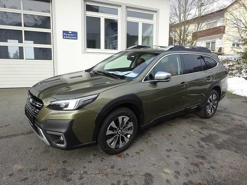 Neu Subaru Outback Platinum 169 PS (124 kW) 2025 Grün Limousine