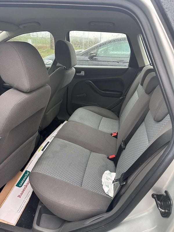 Gebraucht Ford Focus 101 PS (74 kW) 2007 Silber Kombi