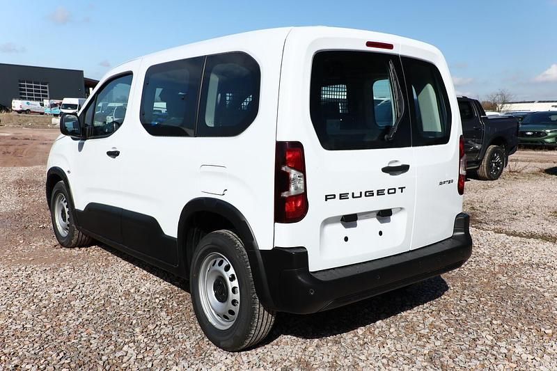 Neu Peugeot Rifter Active 102 PS (75 kW) 2025 Kaolin weiß uni Van / Kleinbus