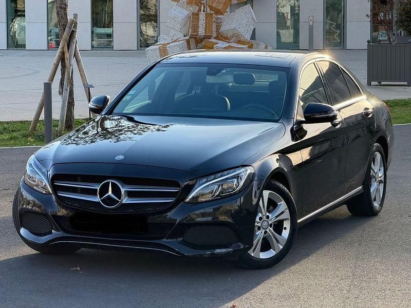 Schwarz Gebraucht 2017 Mercedes C180 Avantgarde Limousine | 9.990 € (Fairer Preis) - Bild 1/4