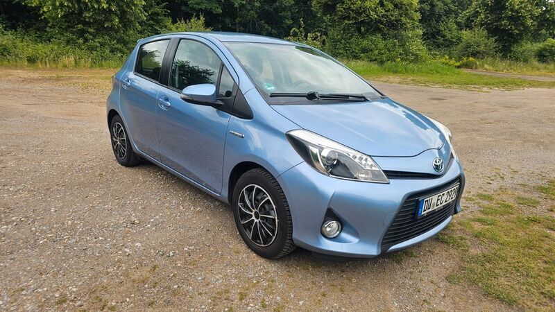 Blau Gebraucht 2014 Toyota Yaris Kleinwagen | 8.900 € (Fairer Preis) - Bild 1/4