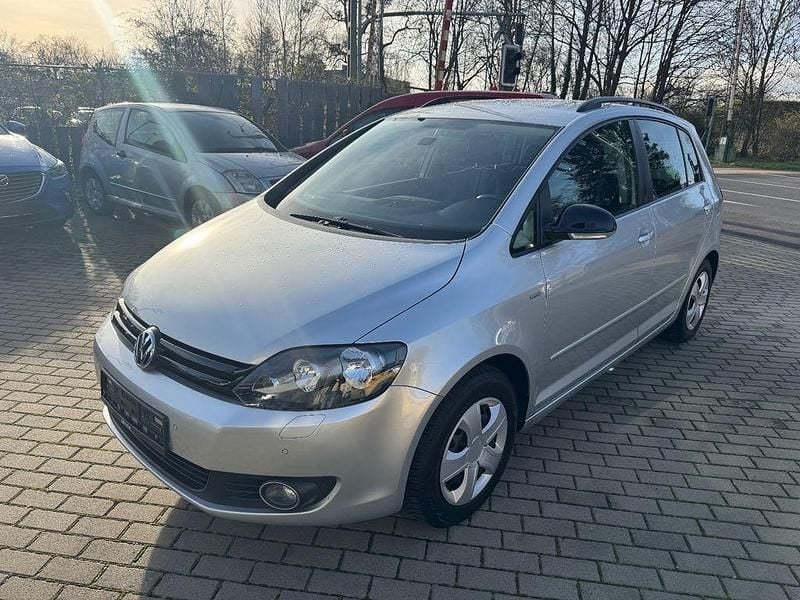 Silber Gebraucht 2012 VW Golf Match Limousine | 4.900 € (Superpreis) - Bild 1/4