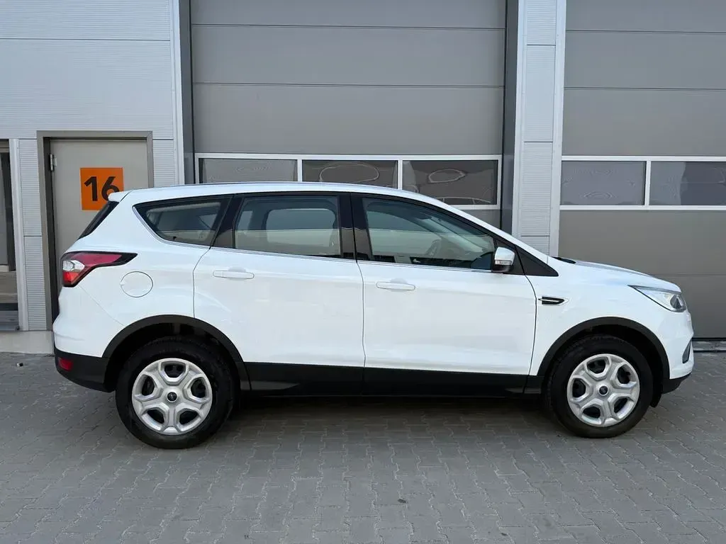 Gebraucht Ford Kuga Trend 120 PS (88 kW) 2019 Weiß SUV