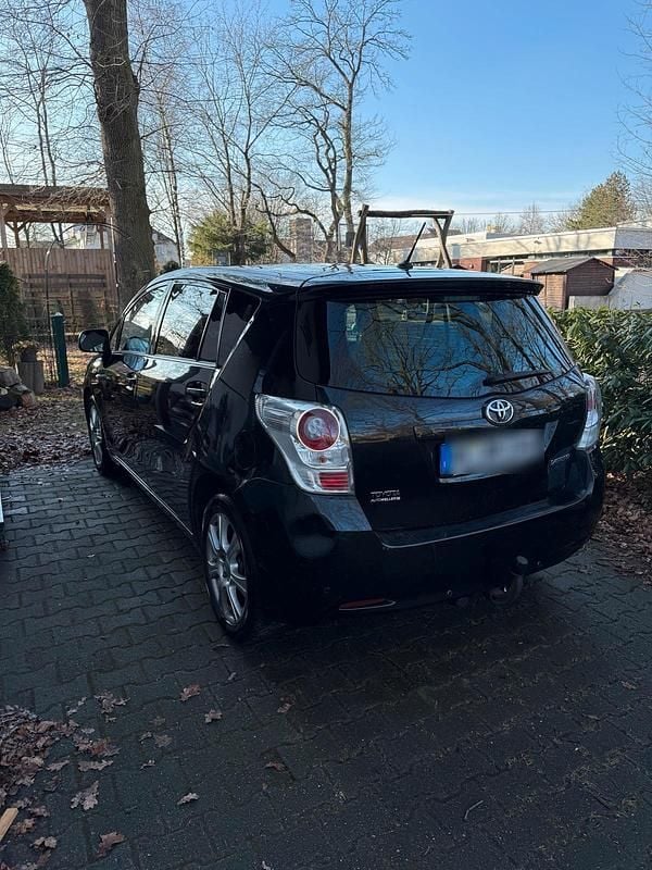 Gebraucht Toyota Verso 150 PS (110 kW) 2011 Schwarz Van / Kleinbus