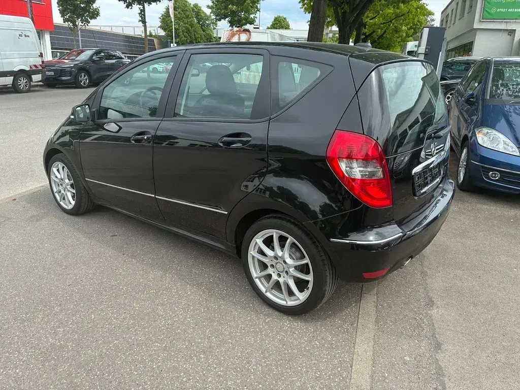 Gebraucht Mercedes A160 Avantgarde 95 PS (69 kW) 2010 Schwarz Limousine