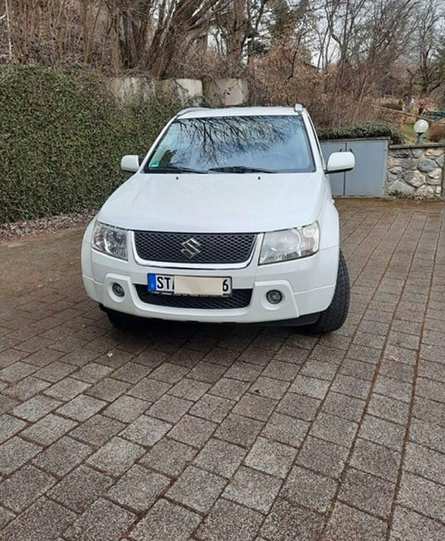 Gebraucht Suzuki Grand Vitara 106 PS (77 kW) 2008 Weiß SUV