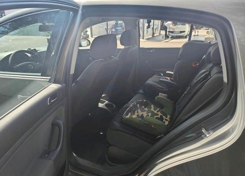 Gebraucht VW Golf V 80 PS (58 kW) 2005 Grau Kleinwagen