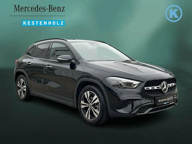 Gebraucht Mercedes GLA220 Progressive 190 PS (139 kW) 2024 Kosmosschwarz SUV