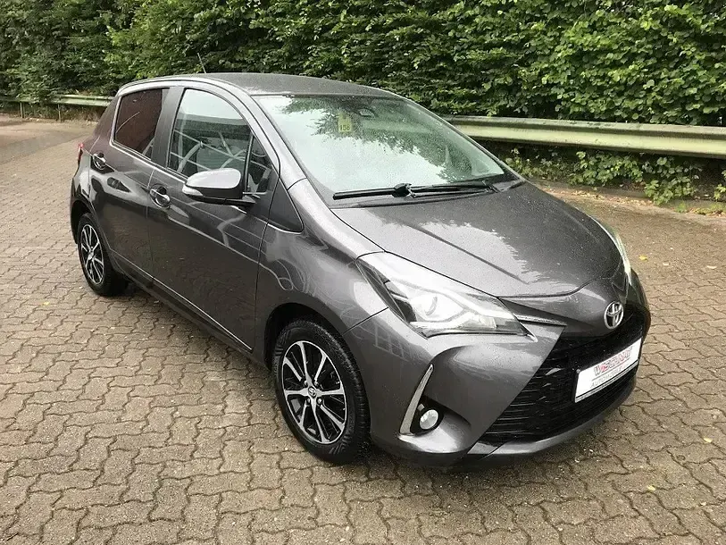 Gebraucht Toyota Yaris Comfort 112 PS (82 kW) 2019 Grey metallic Kleinwagen