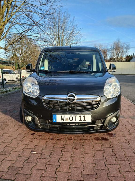 Schwarz Gebraucht 2015 Opel Combo Selection Van / Kleinbus | 8.500 € (Fairer Preis) - Bild 1/4