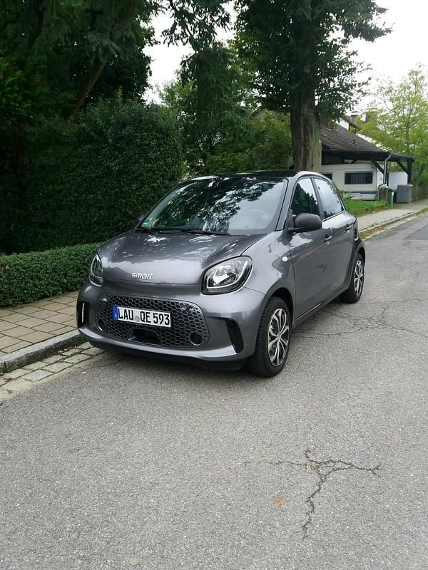 Andere farben Gebraucht 2021 Smart ForFour Electric Drive Kleinwagen | 8.450 € (Fairer Preis) - Bild 1/4